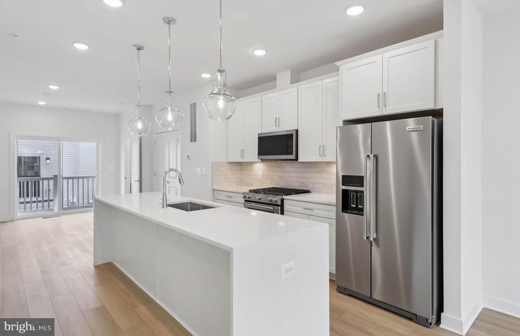 3057 NINA CLARKE DR, Rockville, MD 20850