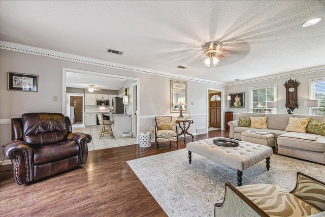 2028 W CANNON CV, Memphis, TN 38016