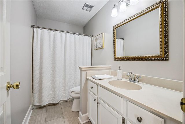 2028 W CANNON CV, Memphis, TN 38016