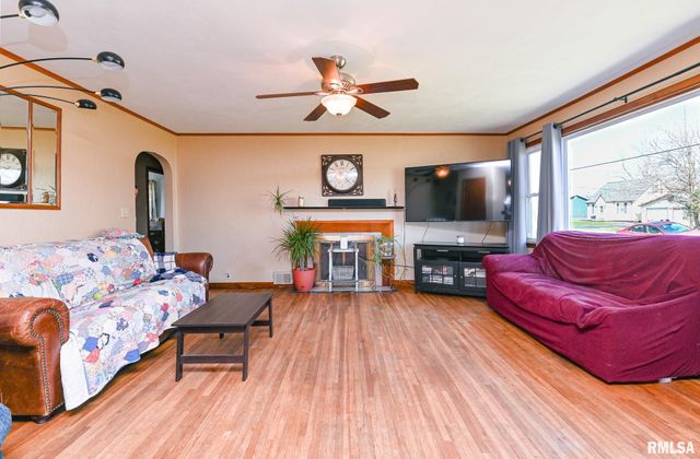 105 LOREN Street, Washington, IL 61571