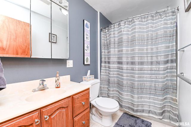 105 LOREN Street, Washington, IL 61571