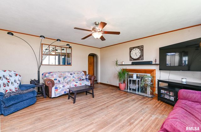 105 LOREN Street, Washington, IL 61571