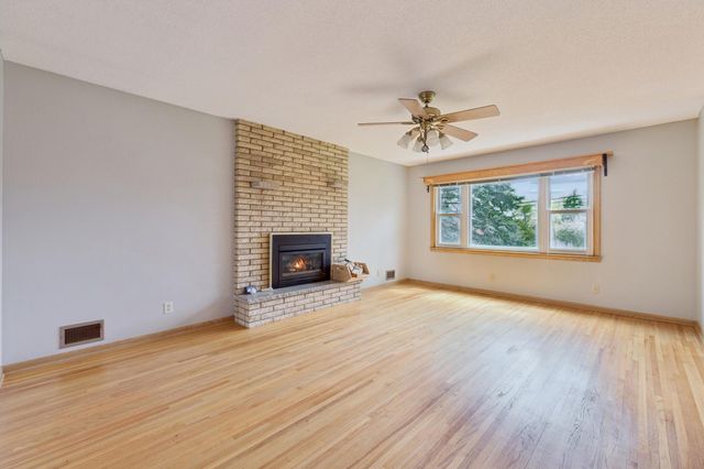 7925 29th Avenue N, New Hope, MN 55427