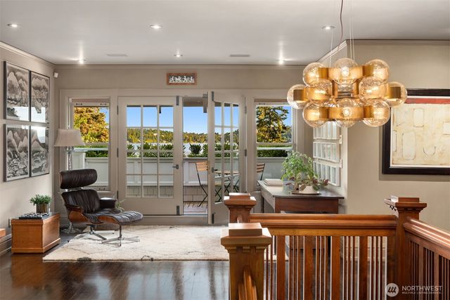 7735 Overlake Drive W, Medina, WA 98039