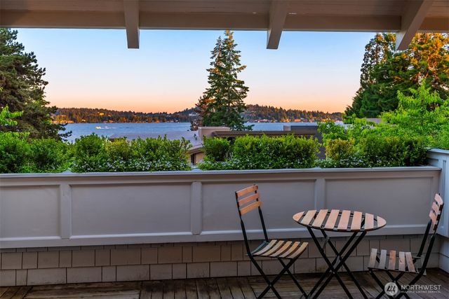 7735 Overlake Drive W, Medina, WA 98039