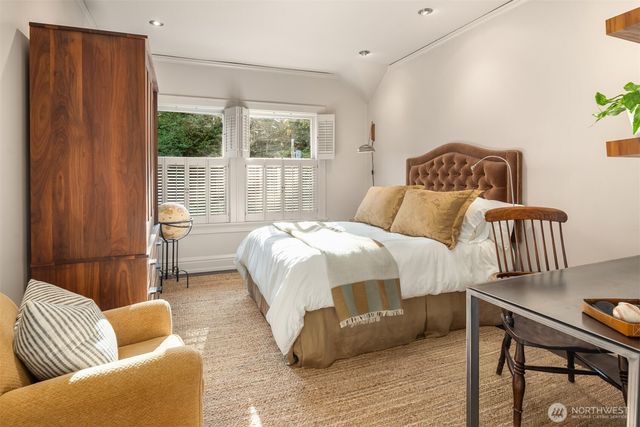 7735 Overlake Drive W, Medina, WA 98039