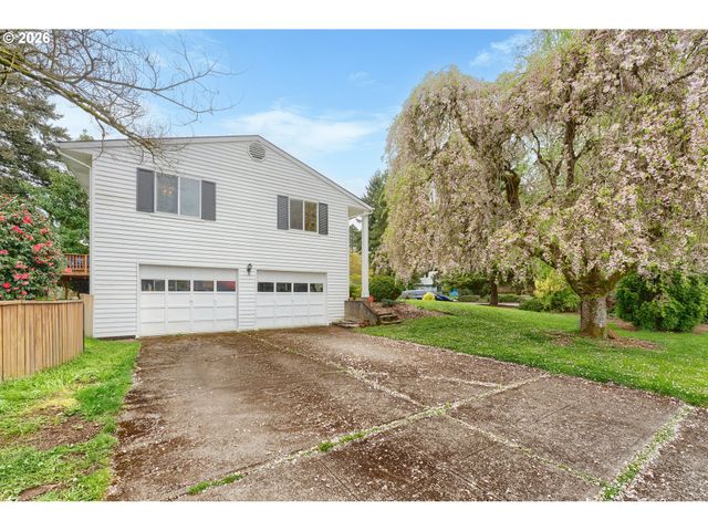 909 Nw 49th St, Vancouver, WA 98663