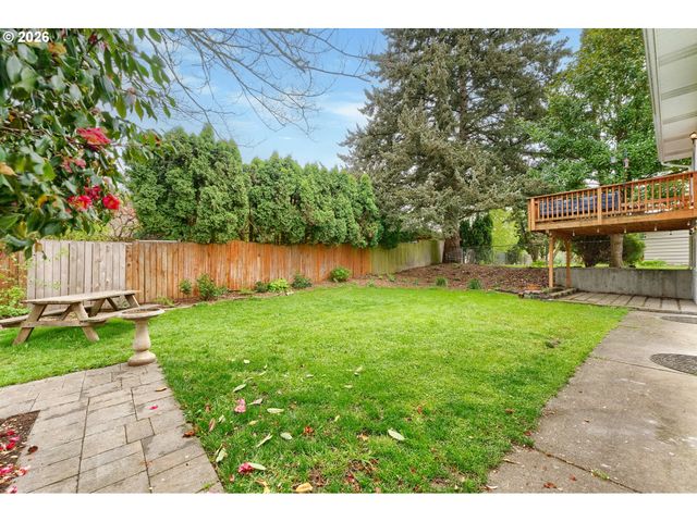 909 Nw 49th St, Vancouver, WA 98663