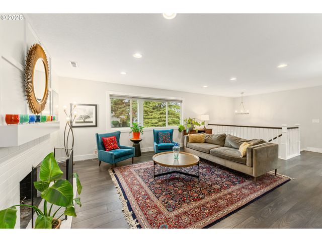 909 Nw 49th St, Vancouver, WA 98663