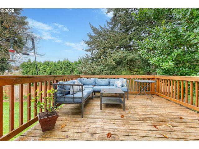 909 Nw 49th St, Vancouver, WA 98663