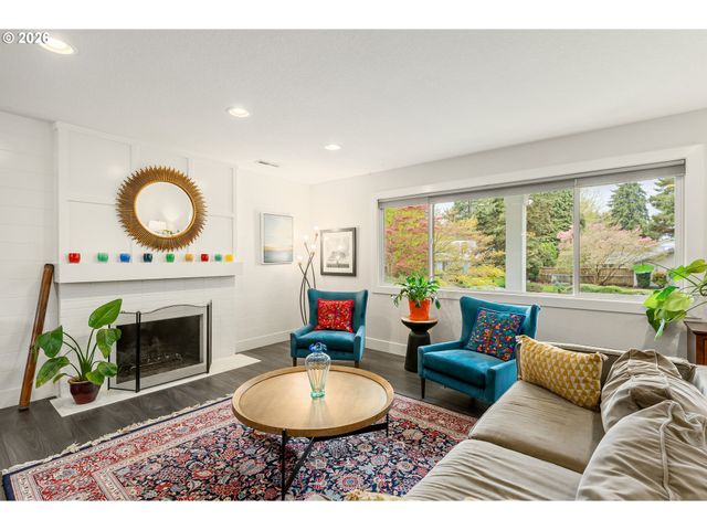 909 Nw 49th St, Vancouver, WA 98663