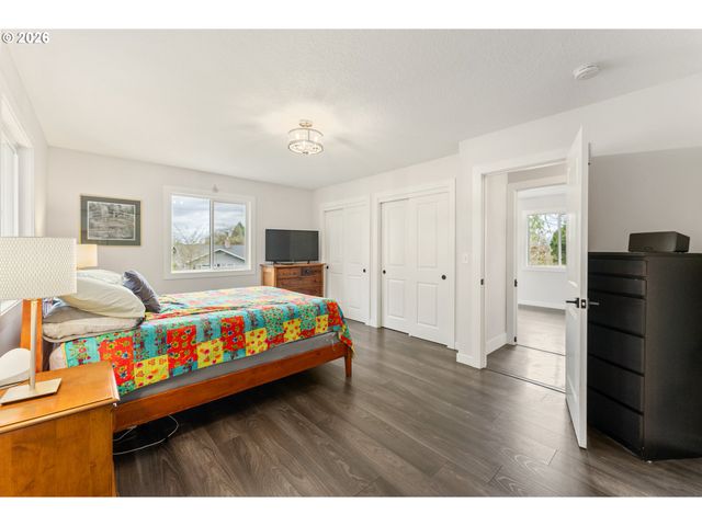 909 Nw 49th St, Vancouver, WA 98663