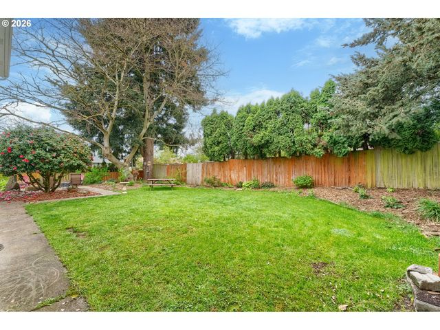 909 Nw 49th St, Vancouver, WA 98663