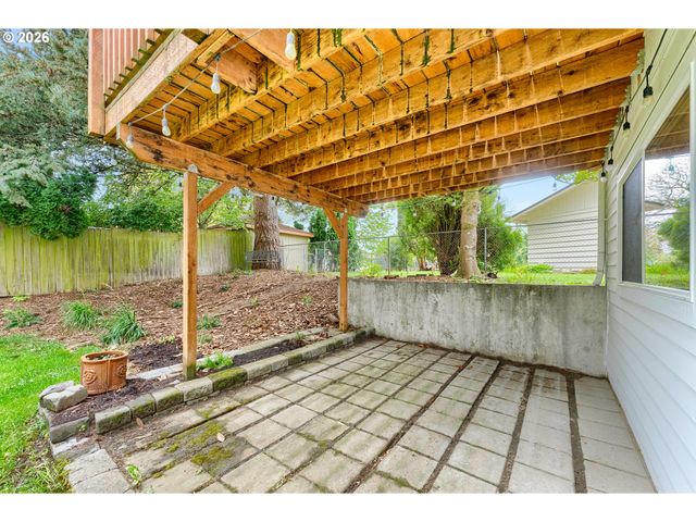 909 Nw 49th St, Vancouver, WA 98663