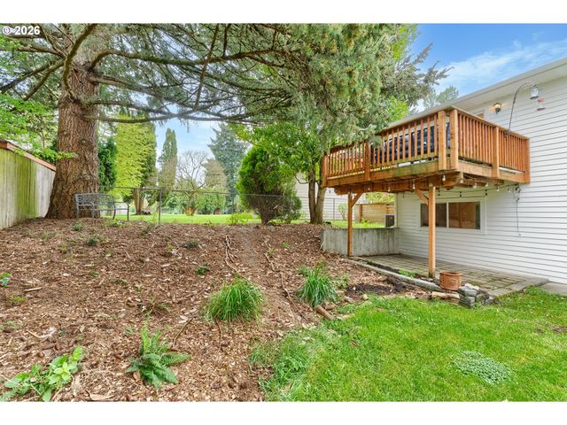 909 Nw 49th St, Vancouver, WA 98663