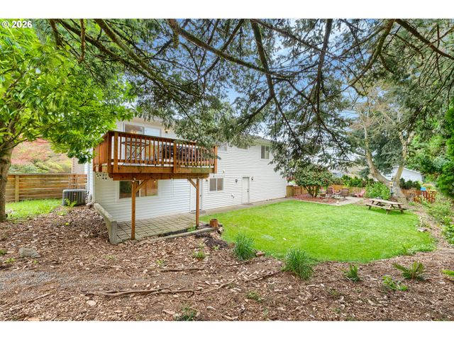 909 Nw 49th St, Vancouver, WA 98663