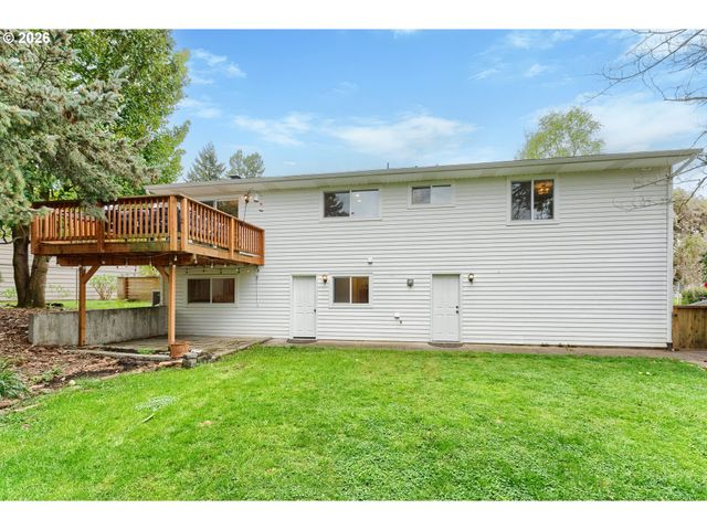 909 Nw 49th St, Vancouver, WA 98663