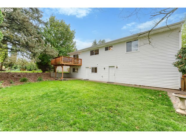 909 Nw 49th St, Vancouver, WA 98663