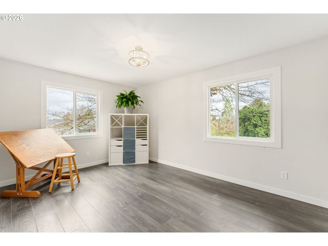 909 Nw 49th St, Vancouver, WA 98663