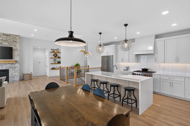 125 NW Alderleaf Drive, Waukee, IA 50263