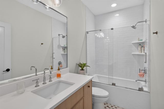 125 NW Alderleaf Drive, Waukee, IA 50263