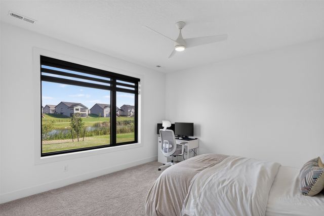125 NW Alderleaf Drive, Waukee, IA 50263