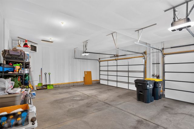 125 NW Alderleaf Drive, Waukee, IA 50263