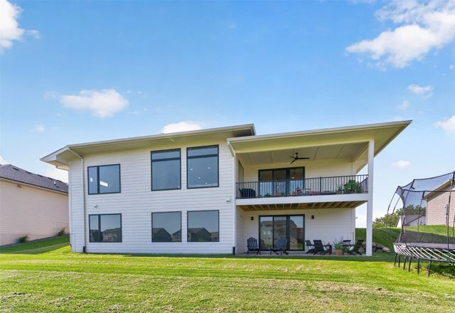 125 NW Alderleaf Drive, Waukee, IA 50263