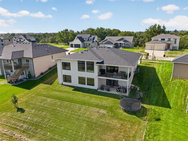 125 NW Alderleaf Drive, Waukee, IA 50263