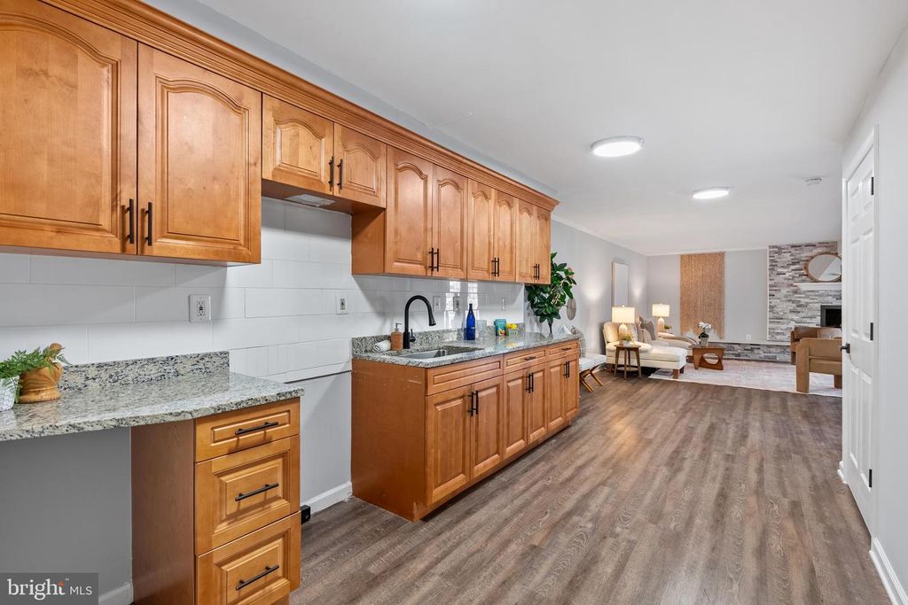 Image 26 of property listing at 10021 FOX DEN RD, Ellicott City, MD 21042