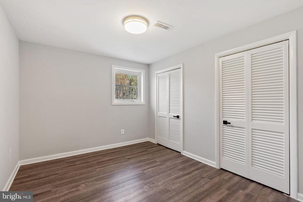 Image 28 of property listing at 10021 FOX DEN RD, Ellicott City, MD 21042