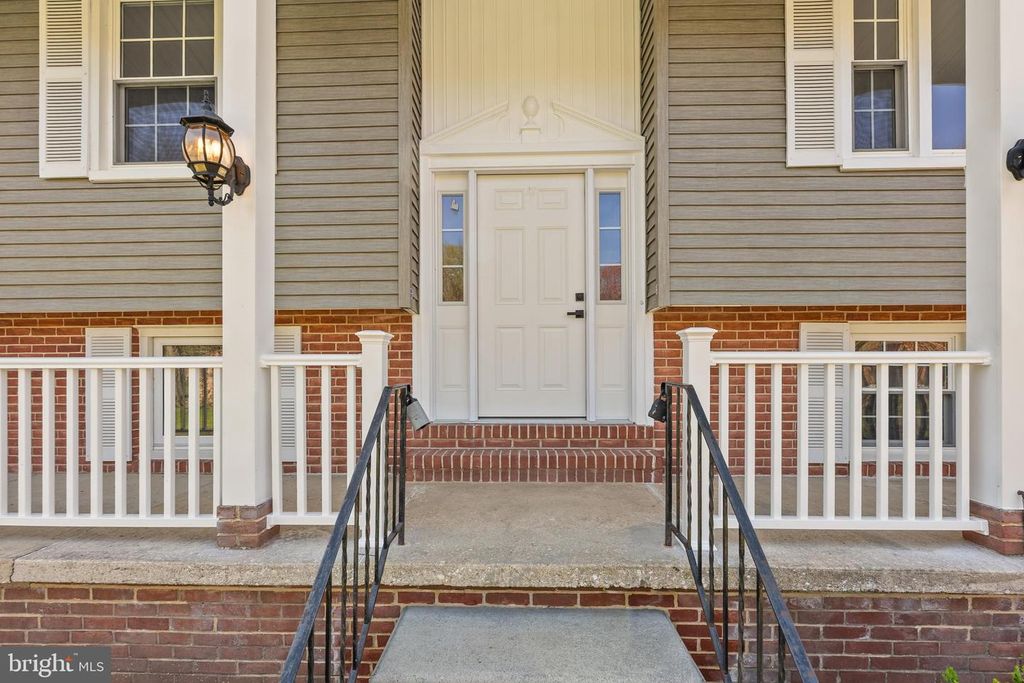 Image 29 of property listing at 10021 FOX DEN RD, Ellicott City, MD 21042