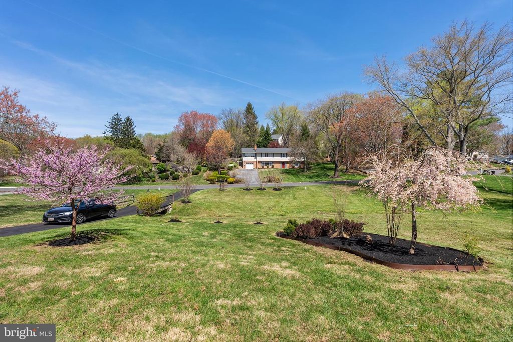 Image 30 of property listing at 10021 FOX DEN RD, Ellicott City, MD 21042