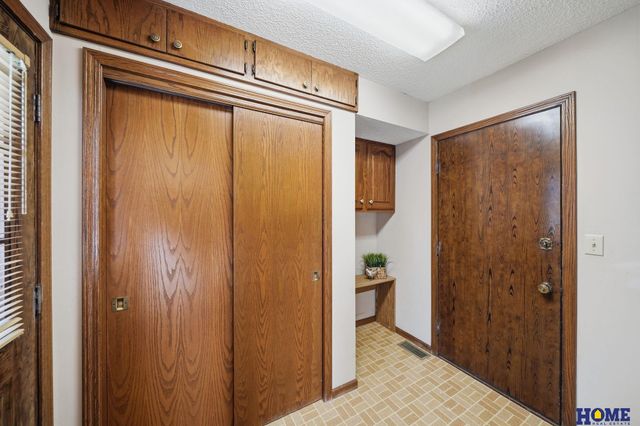 930 Evergreen Drive, Lincoln, NE 68510