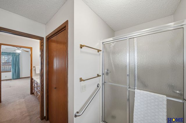 930 Evergreen Drive, Lincoln, NE 68510