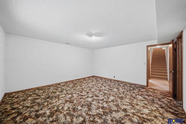 930 Evergreen Drive, Lincoln, NE 68510