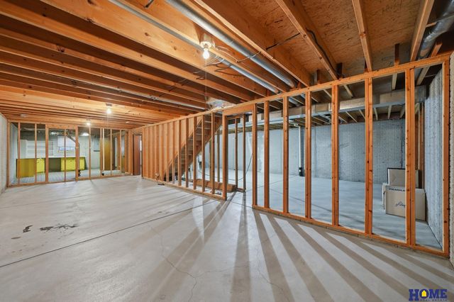 930 Evergreen Drive, Lincoln, NE 68510