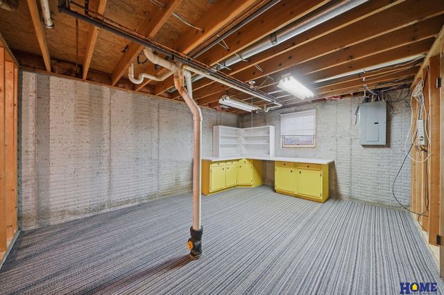 930 Evergreen Drive, Lincoln, NE 68510