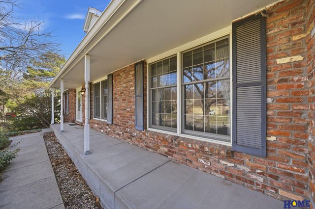 930 Evergreen Drive, Lincoln, NE 68510