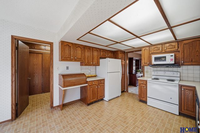 930 Evergreen Drive, Lincoln, NE 68510