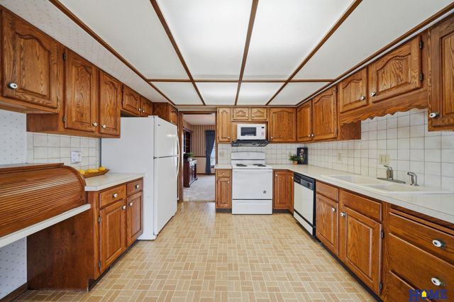 930 Evergreen Drive, Lincoln, NE 68510