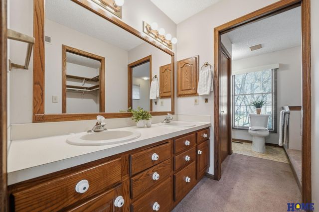 930 Evergreen Drive, Lincoln, NE 68510