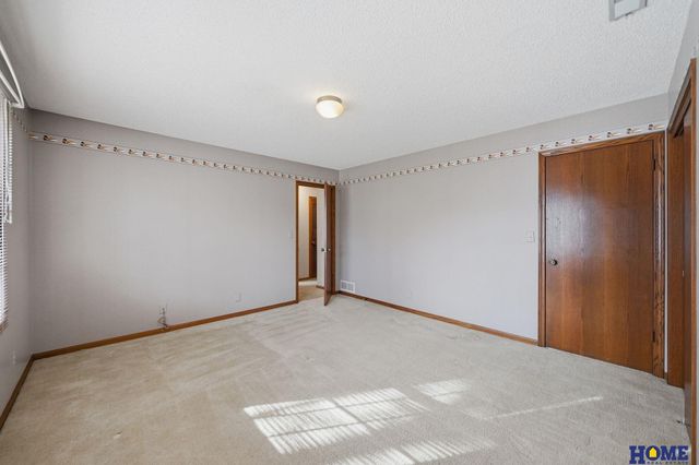 930 Evergreen Drive, Lincoln, NE 68510