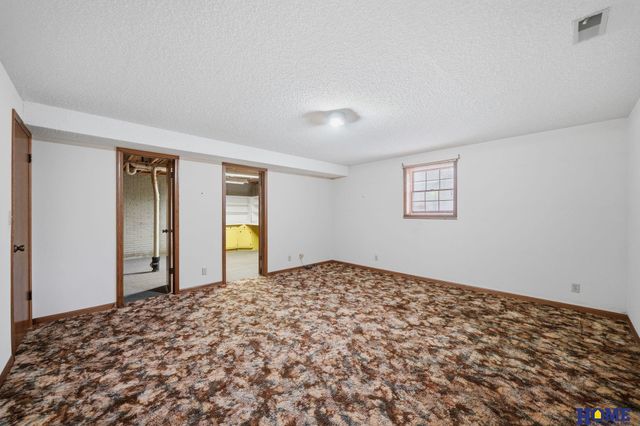 930 Evergreen Drive, Lincoln, NE 68510