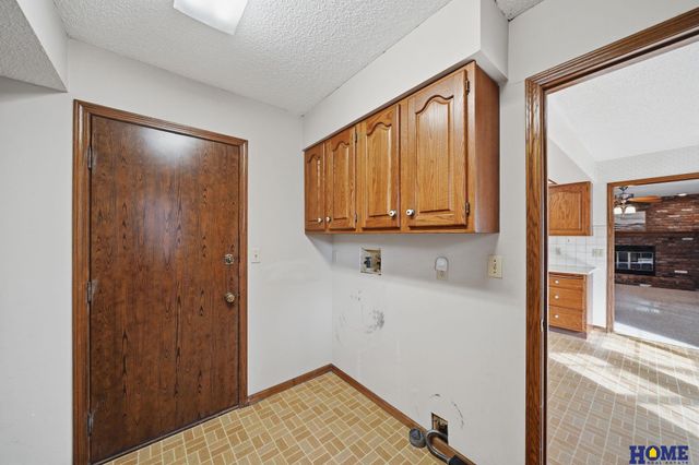 930 Evergreen Drive, Lincoln, NE 68510