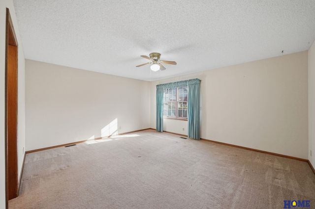 930 Evergreen Drive, Lincoln, NE 68510