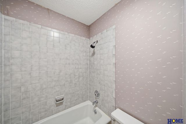 930 Evergreen Drive, Lincoln, NE 68510