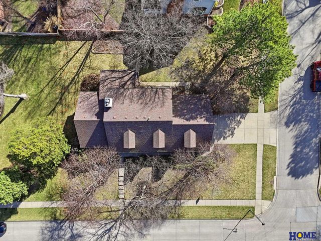 930 Evergreen Drive, Lincoln, NE 68510