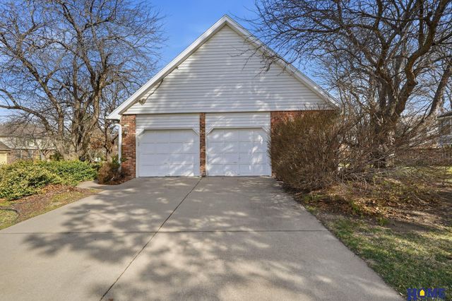 930 Evergreen Drive, Lincoln, NE 68510