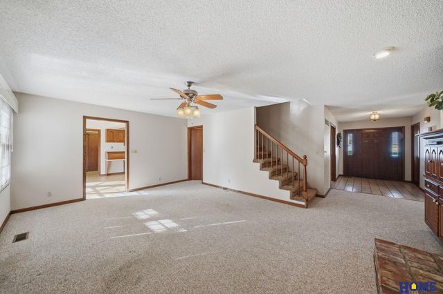 930 Evergreen Drive, Lincoln, NE 68510